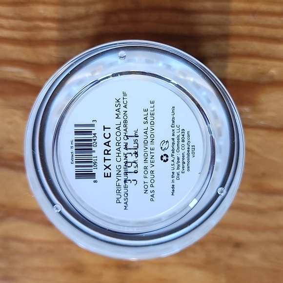 NEW Osmosis purifying charcoal mask - Picture 2 of 2